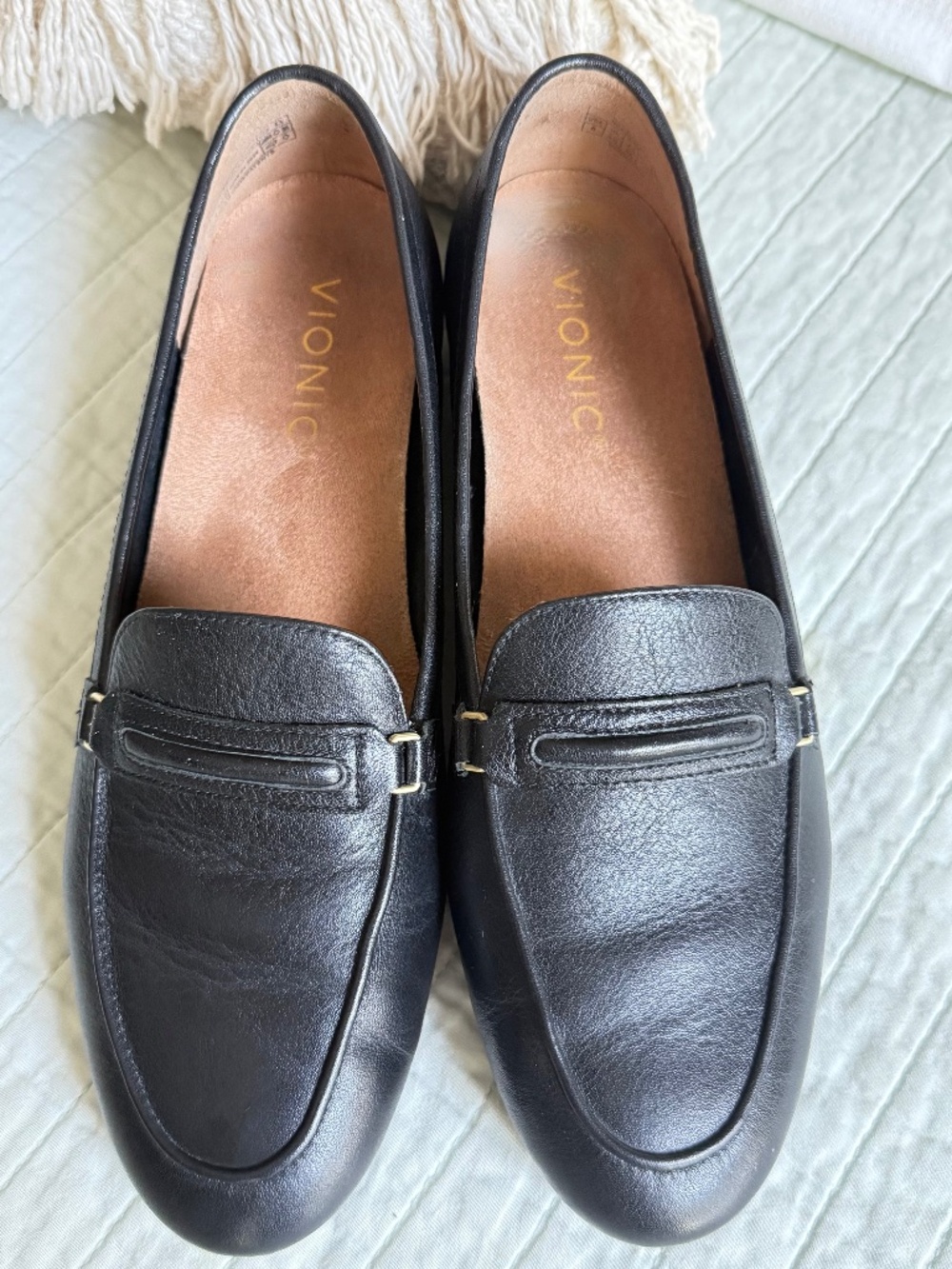 Vionic Newport Loafer Black Leather Women's Size 6